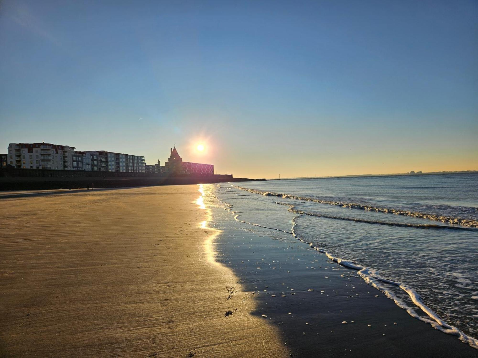 فليسينْخين B&B Van Zon Aan Zee المظهر الخارجي الصورة